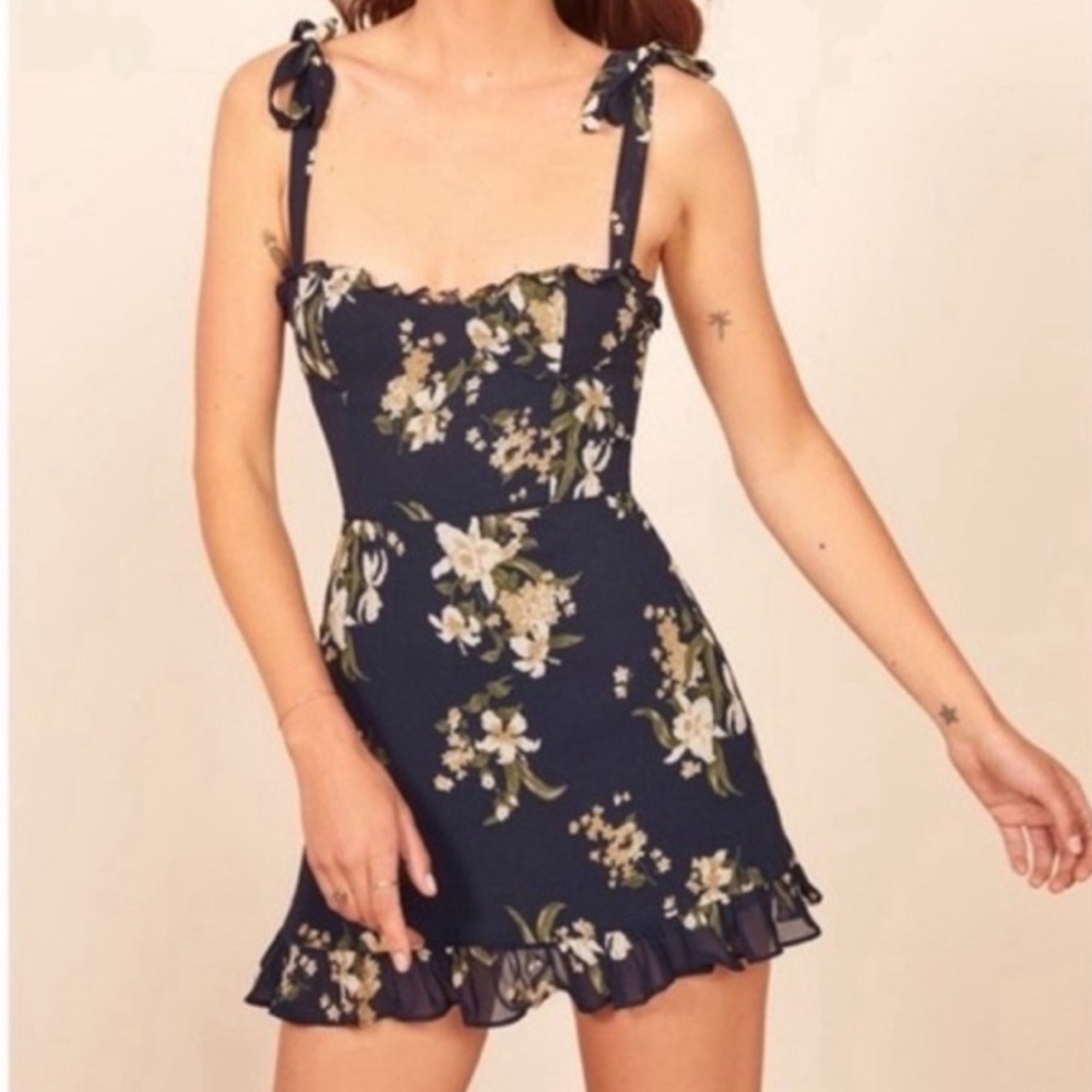Beautiful floral mini dress navy